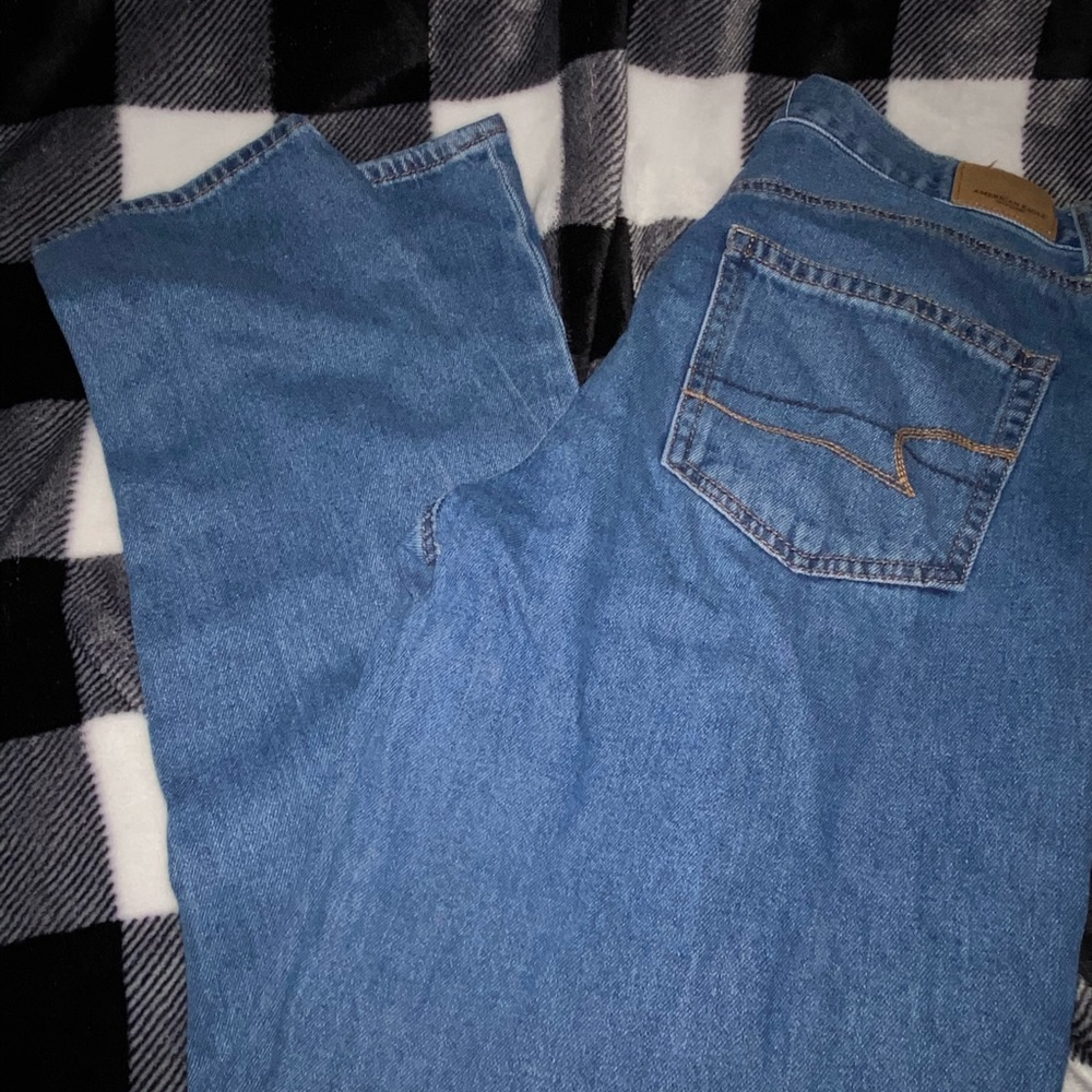 American Eagle mom jean